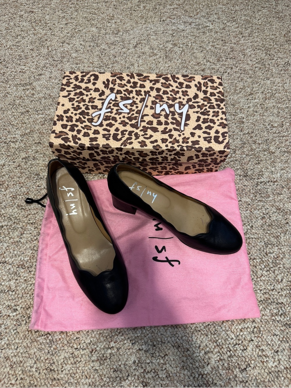 French Sole black scalloped leather pump